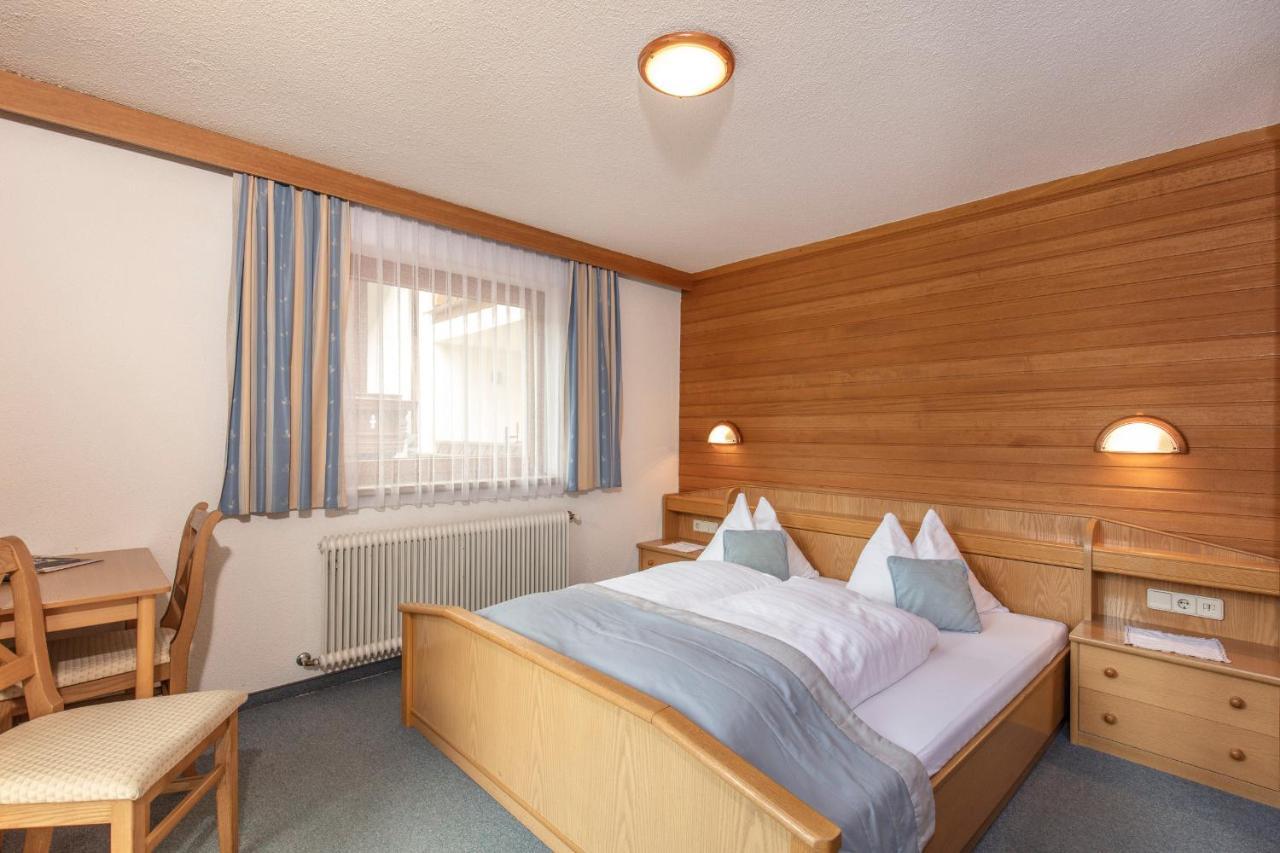 Haus Hugo Hotel Сьолден Екстериор снимка