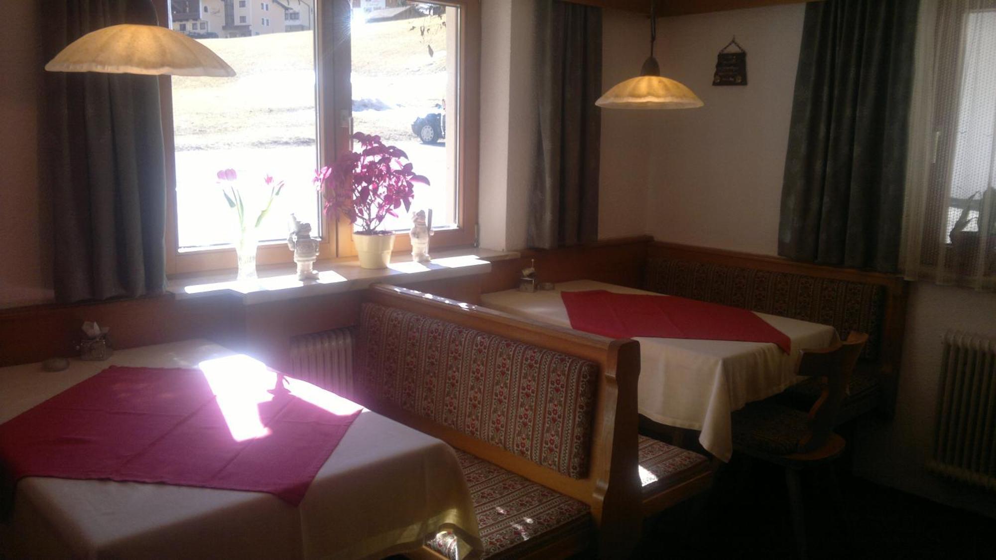 Haus Hugo Hotel Сьолден Екстериор снимка
